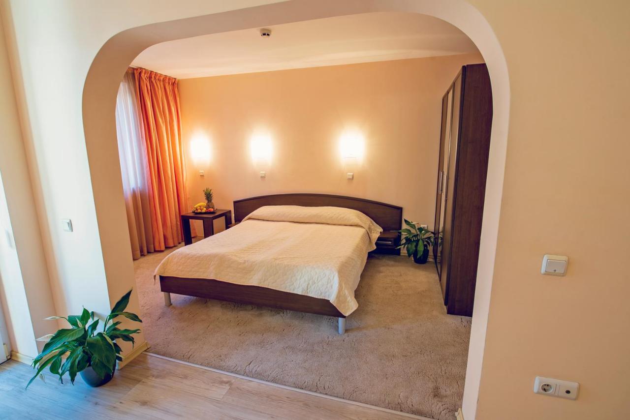 Family Hotel Gran Ivan Varna ภายนอก รูปภาพ